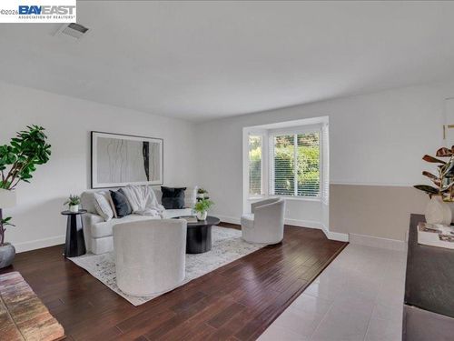 d-1289 Pine Creek Way, Concord, CA, 94520-3693 | Card Image