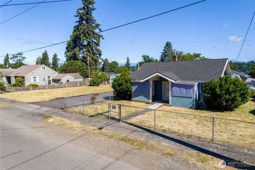 634 Dearborn Ave, Shelton, WA, 98584-1526 | Card Image