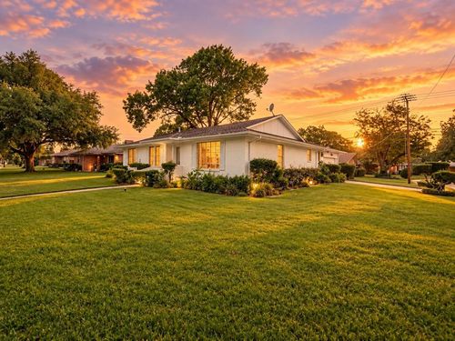 5319 Urban Crest Rd, Dallas, TX, 75227-1533 | Card Image