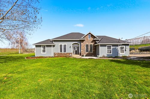 1031 Orchardvale Rd, Zillah, WA, 98953-9026 | Card Image