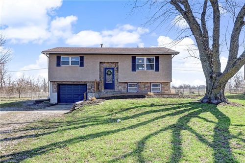 305 Maple Ter, Wellsville, KS, 66092-8313 | Card Image