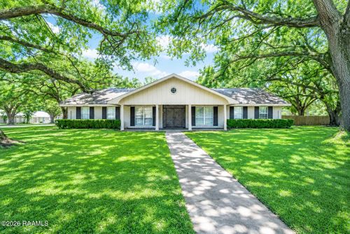 3724 Temple Cir, Alexandria, LA, 71302-2201 | Card Image