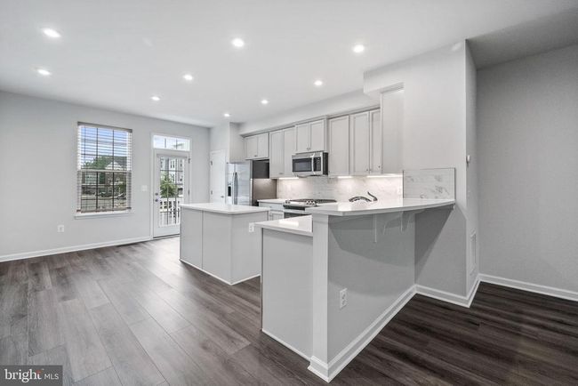 4017 Holcomb Way, Townhouse with 2 bedrooms, 3 bathrooms and null parking in TRIANGLE VA | Image 4