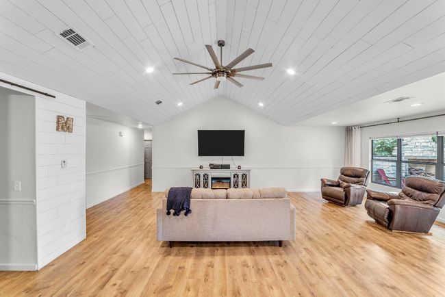 3705 Peach Vista Dr, House other with 3 bedrooms, 2 bathrooms and 8 parking in Pflugerville TX | Image 10