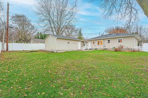 1526 Arizona Pass, Madison, WI, 53704-1804 | Card Image