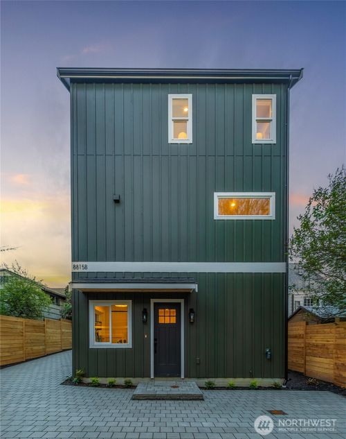 b-8815 Densmore Ave N, Seattle, WA, 98103-4046 | Card Image