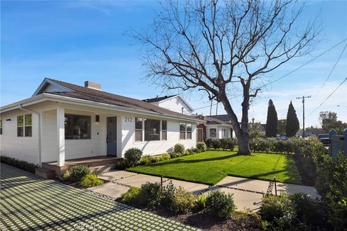 212 E 19th St, Costa Mesa, CA, 92627 | Card Image