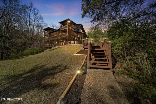 1909 Range Rd, Dandridge, TN, 37725-6255 | Card Image