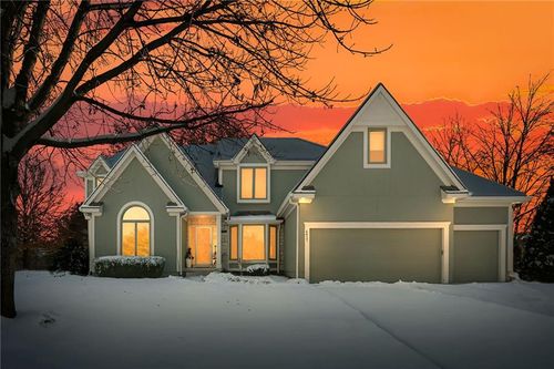 4617 Nw Birkdale Ct, Lee's Summit, MO, 64064-1490 | Card Image