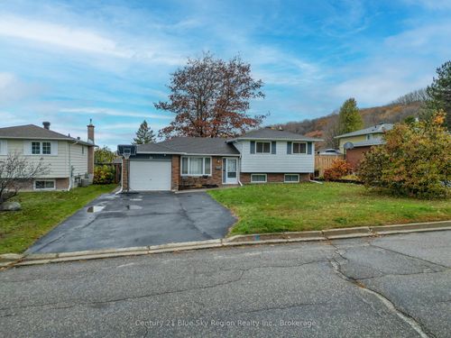 22 Kathryn Cres, North Bay, ON, P1B8P4 | Card Image