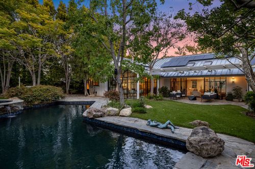 13627 W Sunset Blvd, Pacific Palisades, CA, 90272-4019 | Card Image