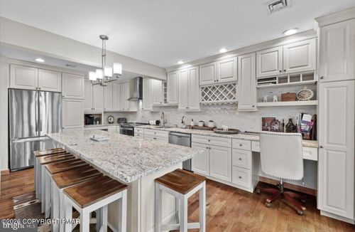 e-155 Pine Ct, Tannersville, PA, 18372-9709 | Card Image