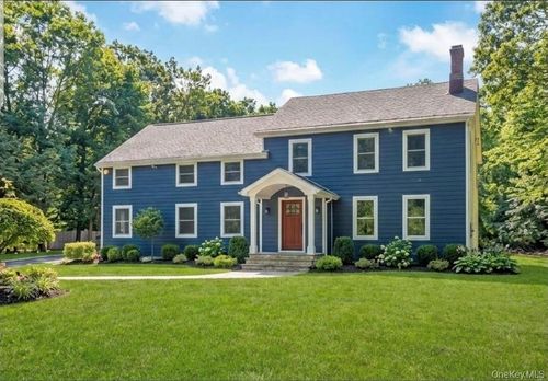 30 New Mill Rd, Smithtown, NY, 11787-3341 | Card Image