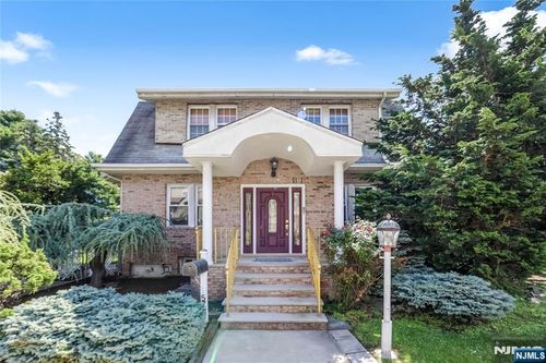 570 Winterburn Grv, Cliffside Park, NJ, 07010-3048 | Card Image