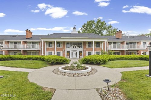 unit-209-5679 Monroe St, Sylvania, OH, 43560-2710 | Card Image