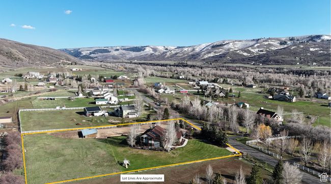 Aerial view with a mountain view | Image 85