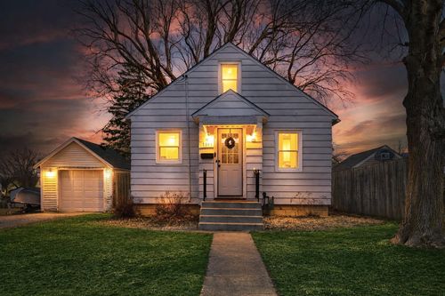 1801 E Oakland Ave, Austin, MN, 55912-4512 | Card Image