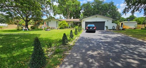 1670 Sw 139th Ave, Davie, FL, 33325-6026 | Card Image