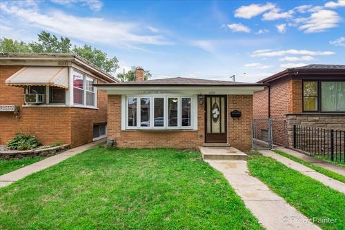 10316 S Green Bay Ave, Chicago, IL, 60617-5940 | Card Image