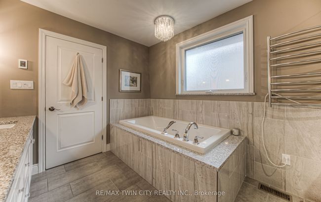 124 Rose Bridge Cres, House other with 2 bedrooms, 3 bathrooms and 2 parking in Cambridge ON | Image 22