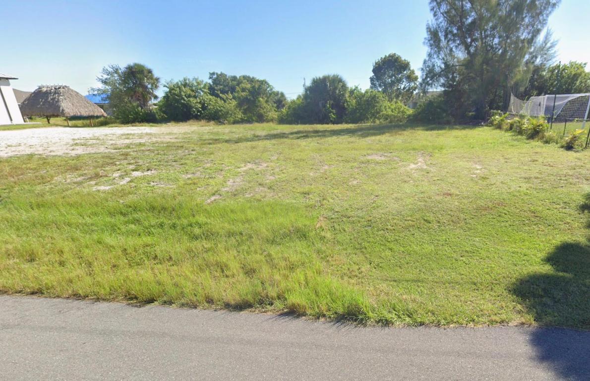 Land in Cape Coral