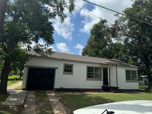 1104 Sycamore St, Navasota, TX, 77868-2526 | Card Image