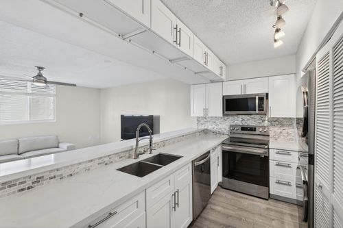n304-3930 S Roosevelt Blvd, Key West, FL, 33040-5177 | Card Image