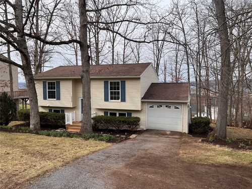 2260 W Mountain Ave, Williamsport, PA, 17702-6828 | Card Image