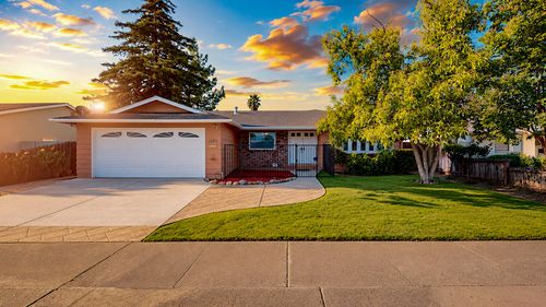 3rd-1150 3rd St, Gilroy, CA, 95020-5304 | Card Image