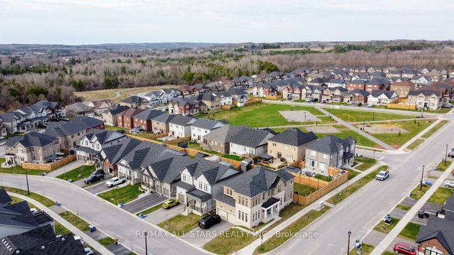 44 Bromont Dr, House other with 4 bedrooms, 4 bathrooms and 4 parking in Millbrook ON | Image 36