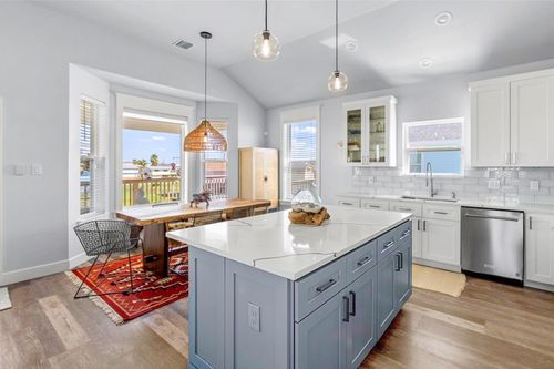 4102 Grayson Dr, Galveston, TX, 77554-1060 | Card Image