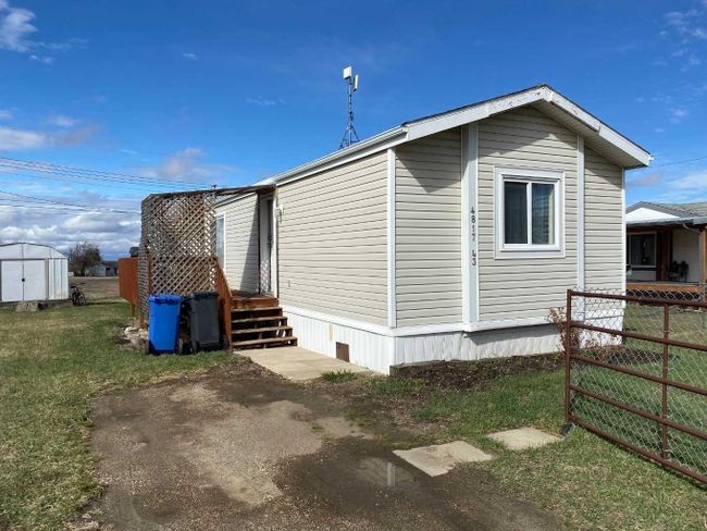 4817 43 A Avenue, Home with 3 bedrooms, 2 bathrooms and 2 parking in Spirit River AB | Image 1