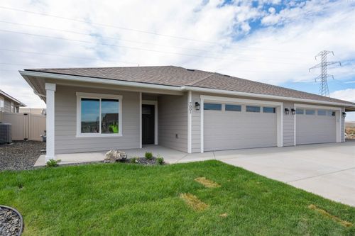 55-gated-community-cotta-7045 W 38th Ave, Kennewick, WA, 99338 | Card Image