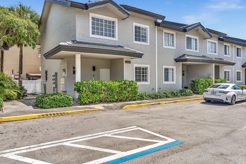 5-11810 Ne 19th Dr, North Miami, FL, 33181-2869 | Card Image