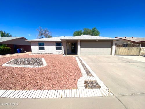 3217 Tomahawk St, El Paso, TX, 79936-2315 | Card Image