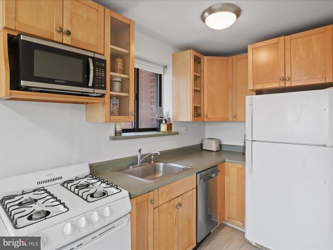 APT-201-X - 1581 N Colonial Ter, Condo with 2 bedrooms, 1 bathrooms and null parking in ARLINGTON VA | Image 15