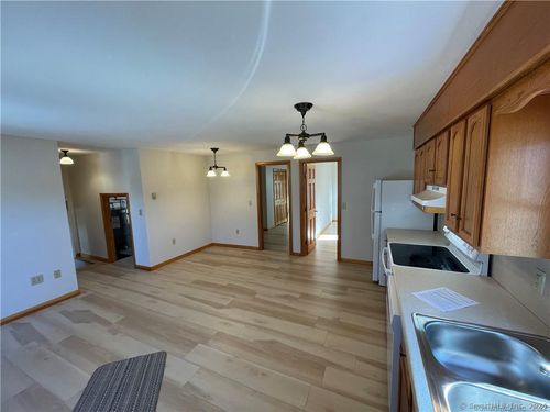 45 Whittle St, Mystic, CT, 06355-1311 | Card Image