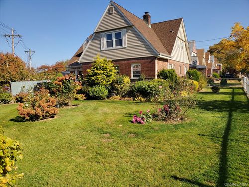 16606 Willets Point Boulevard, New York, NY, 11357 | Card Image
