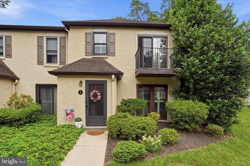 8 Summit Dr, Bryn Mawr, PA, 19010-2217 | Card Image