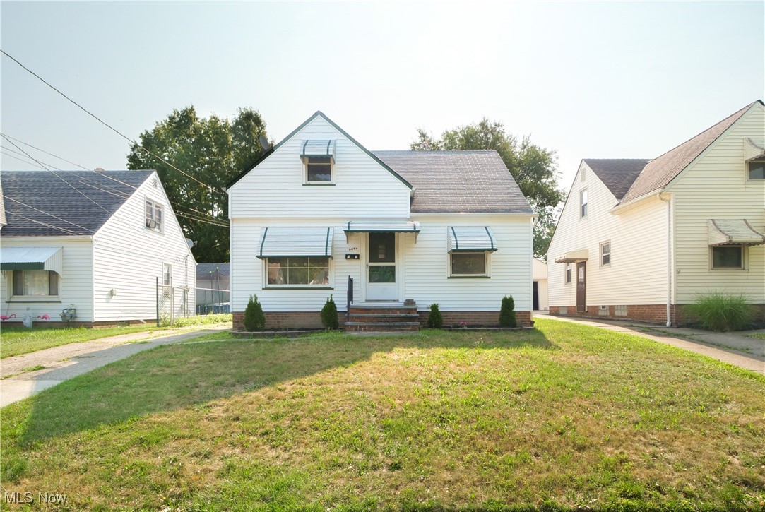 Westminster Dr, Parma, OH 44129