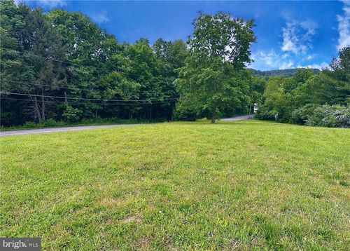 T425 2 Whitey B Drive, Kunkletown, PA, 18058 | Card Image