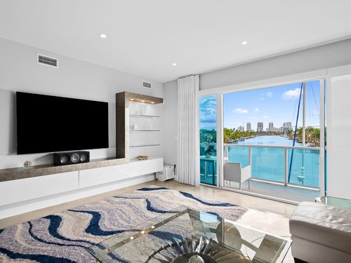 apt-4b-516 Hendricks Isle, Fort Lauderdale, FL, 33301-3718 | Card Image