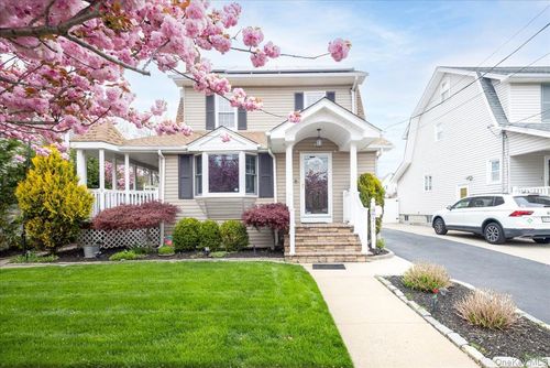 210 Frederick Ave, Bellmore, NY, 11710-3560 | Card Image