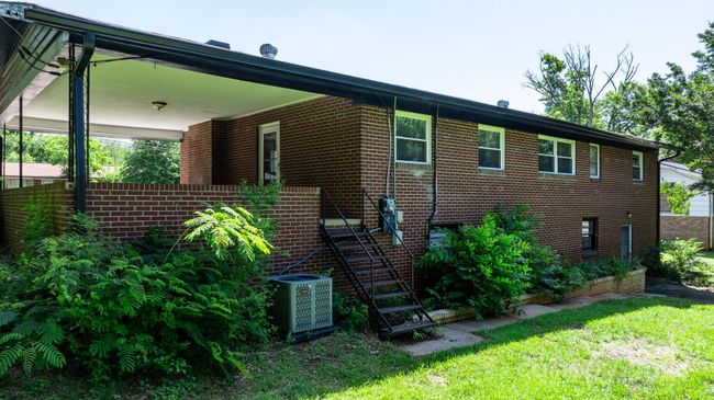 1230 2 Nd St Se, House other with 3 bedrooms, 2 bathrooms and null parking in Hickory NC | Image 13