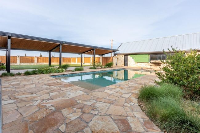 1635 County Road 135, House other with 5 bedrooms, 3 bathrooms and null parking in Hale Center TX | Image 15