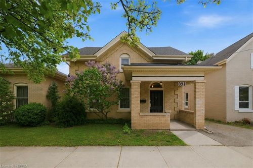 61 William St, Brantford, ON, N3T3K6 | Card Image