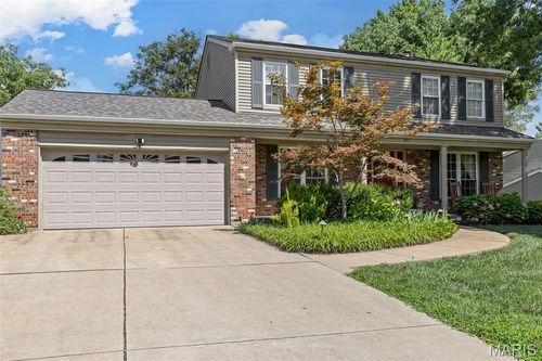 307 Blue Ridge Place Ct, Ballwin, MO, 63011-2435 | Card Image