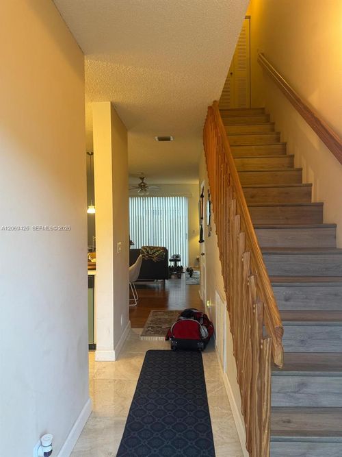 4-820 Ne 212th Ter, Miami, FL, 33179 | Card Image