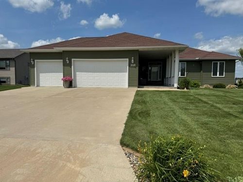 1913 13th Ave Ne, Austin, MN, 55912-3677 | Card Image