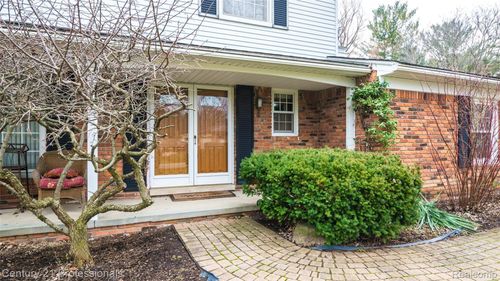 21824 Rathlone Dr, Northville, MI, 48167-2829 | Card Image